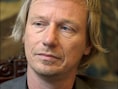Oosterwaal was in het verleden onder meer hoofdredacteur van Humo.