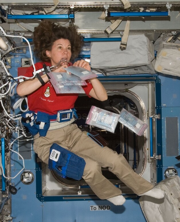 Coleman in het ISS in 2011.