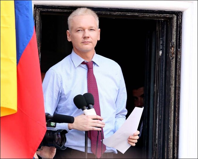 Assange leeft al twee jaar in de ambassade van Ecuador.