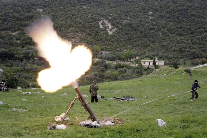 Syrische rebellen op de al-Ghab vlakte. (Archiefbeeld)