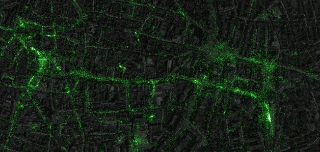 Het Antwerpse Centraal Station (rechtsonder) lijkt populair onder de twitteraars. Vanaf daar is er een twitterspoor via de De Keyserlei en de Meir naar de Groenplaats.