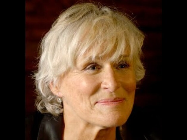 Glenn Close als misleidende dame in 'Local Attraction'.