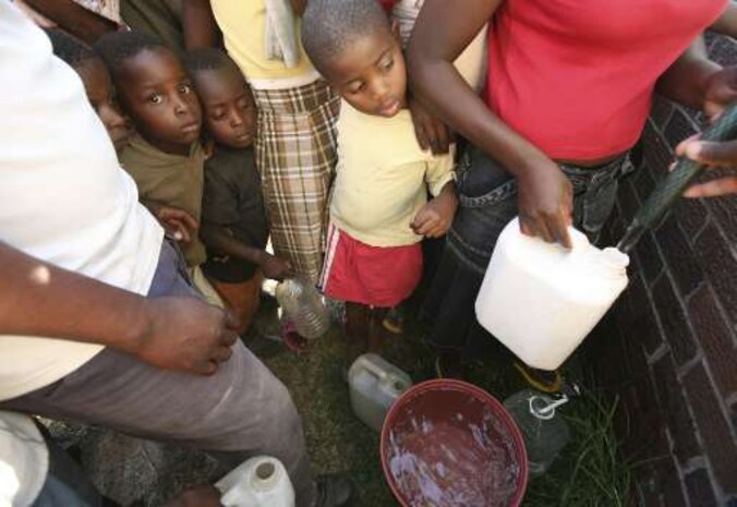 In Zimbabwe is de noodtoestand al langer van kracht.