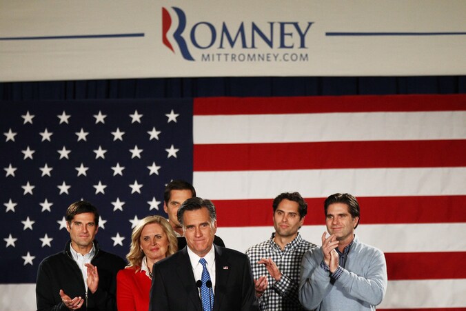 De familie Romney, met Tagg helemaal rechts.
