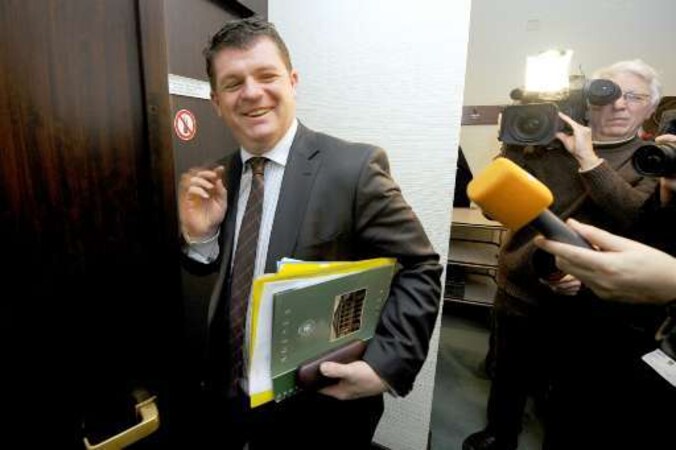 "Dit wordt geen doofpot", zei commissievoorzitter Bart Tommelein.