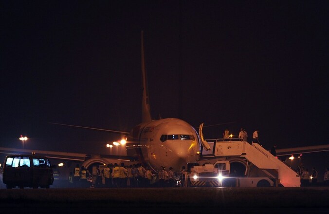 Malaysia Airlines Boeing 737-800, vlucht MH192, na de noodlanding.