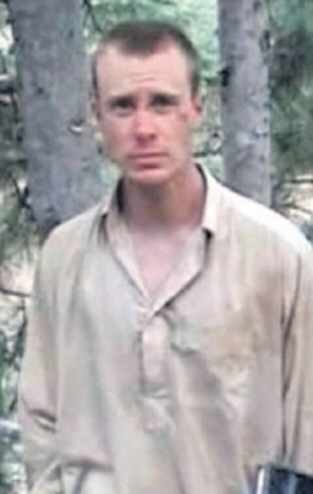 Bowe Bergdahl tijdens zijn gevangenschap bij de taliban in Afghanistan.