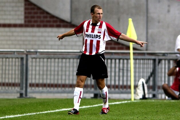 Robben viert zijn treffer tegen FC Utrecht in de wedstrijd om de Johan Cruijff Schaal 2003.
