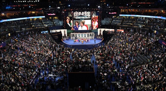 Door noodweer zal de Democratische Conventie worden voortgezet in de Time Warner Cable Arena.