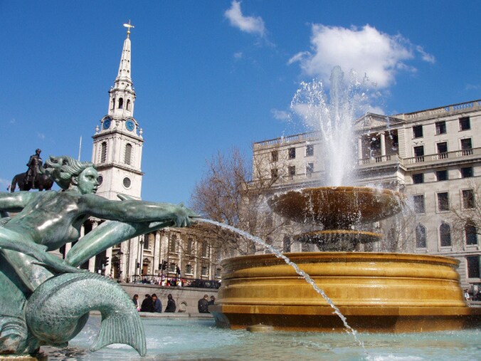 Fonteinen op Trafalgar Square in Londen