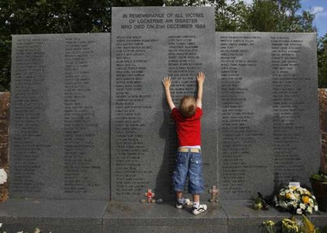 Een steen met daarop de namen van de 270 mensen die stierven bij de aanslag op Lockerbie.