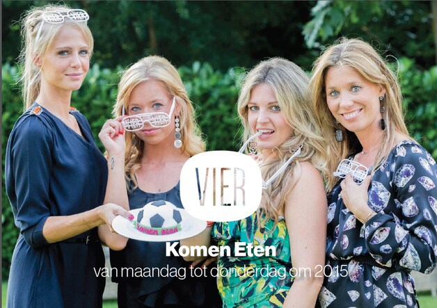 Voetbalvrouwen in 'Komen Eten'.