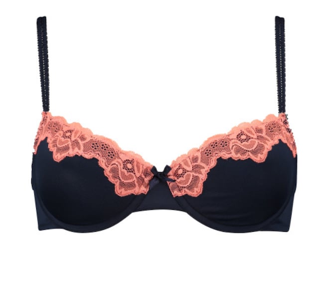 Voorgevormde beugelbh, 22,99 euro