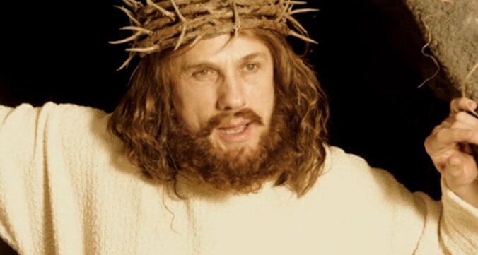 Jezus in 'Djesus Uncrossed', gespeeld door Christoph Waltz.