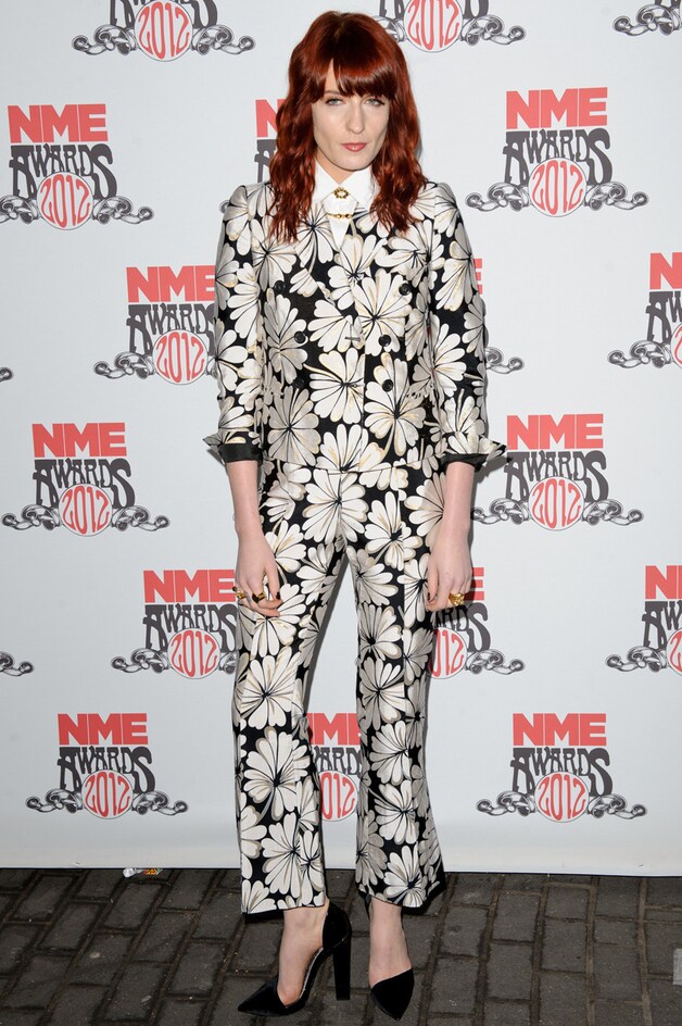 Florence Welch gaat frivool met een bloemenprint.