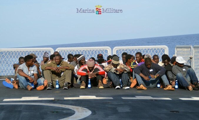 Vluchtelingen die gered zijn bij het eiland Lampedusa.