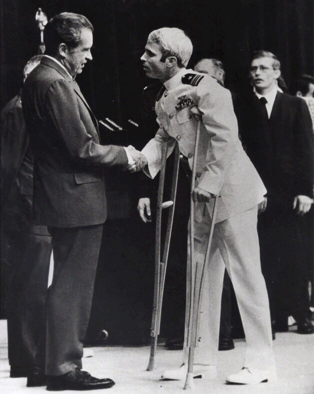 President Nixon en McCain in 1973.