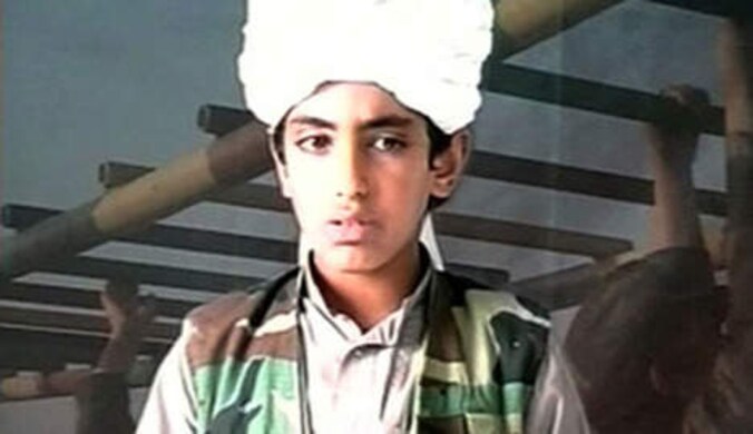 Hamza bin Laden op 10-jarige leeftijd op een archieffoto uit 2001