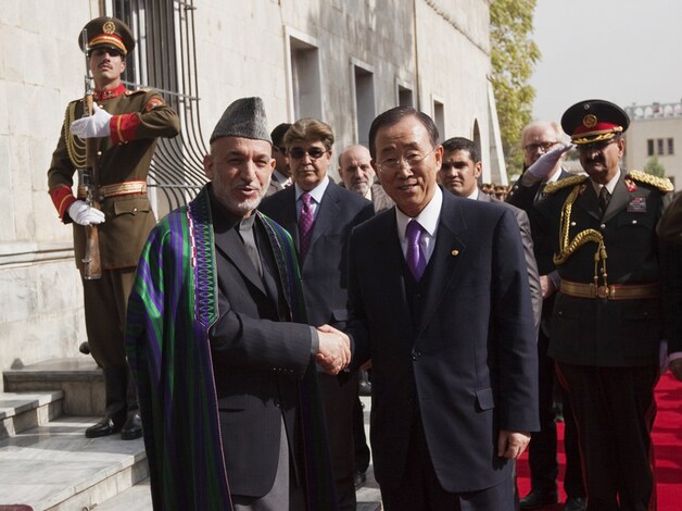 Ban Ki-moon reisde onverwacht naar Kaboel af voor overleg met Hamid Karzai. De huidige president is uitgeroepen tot winnaar van de Afghaanse verkiezingen.