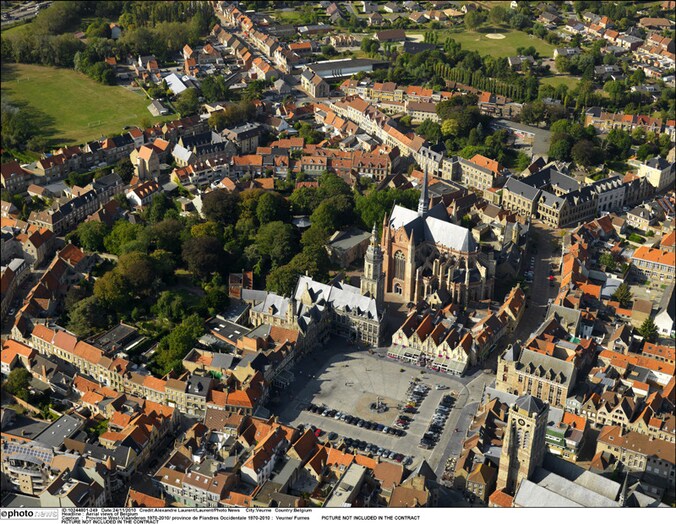 In het West-Vlaamse Veurne denkt men aan 'stadsbons' om de stadskas te spekken.