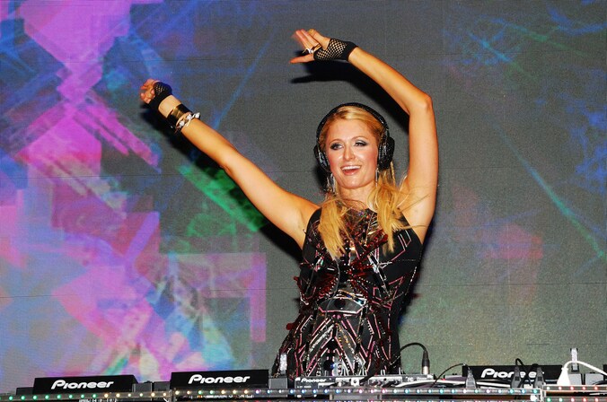 DJ Paris Hilton.