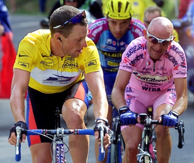 Lance Armstrong (L) en Marco Pantani.