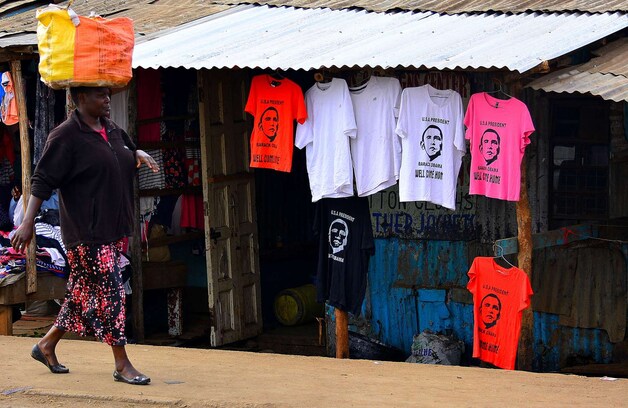T-shirts met het gezicht van president Obama in Kibera.