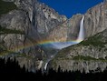 Een regenboog in het Yosemite National Park.