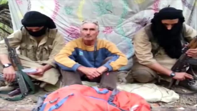 Een beeld uit de video waarin Jund al-Khilafa eiste dat de Franse regering onmiddellijk zijn strijd tegen IS zou staken.