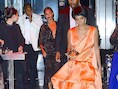 Beyoncé, Jay-Z en Solange bij het verlaten van de lift waar het goed fout liep.