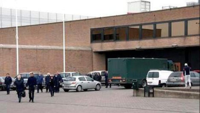 Uit de gevangenis van Brugge ontsnapten drie gangsters met een helikopter.