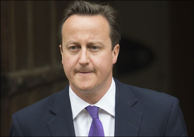 Cameron voert een zware besparingspolitiek in tijden van recessie.