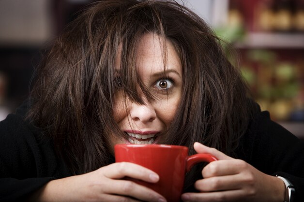 Cafeïne vs alcohol: niet zo simpel als het lijkt