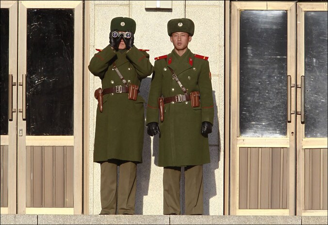Noord-Korea stuurt opnieuw propagandaboodschappen de grens over.