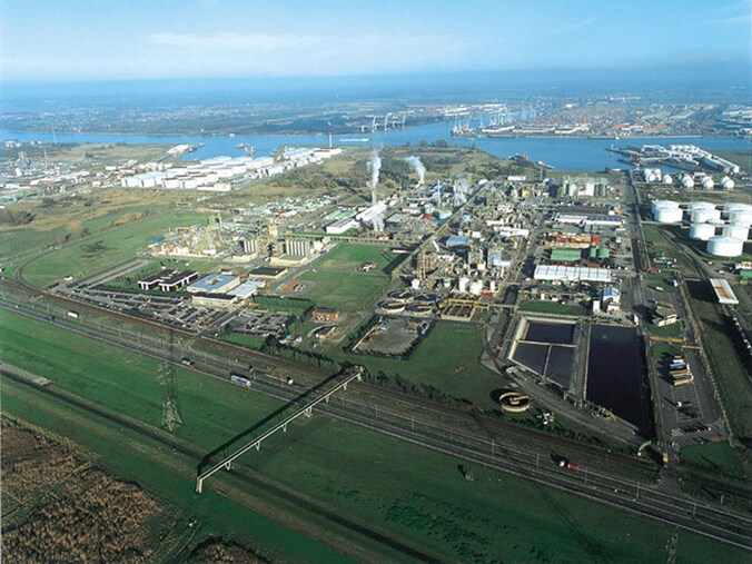 Luchtfoto van Monsanto Antwerpen.