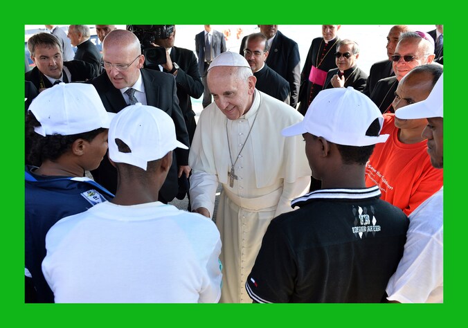 Paus Franciscus tijdens zijn bezoek aan Lampedusa in 2013.