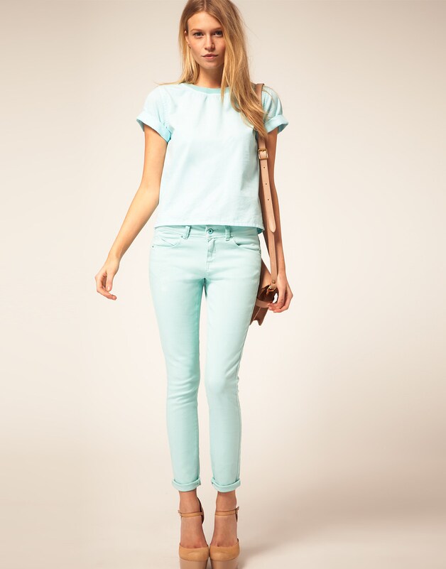 Een volledig muntblauwe outfit, ook dat kan volgens Asos.com