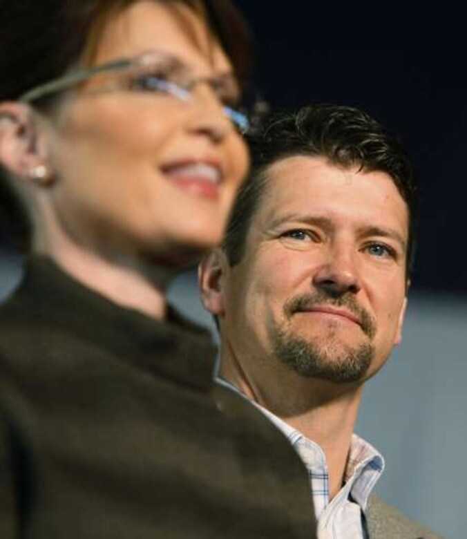 Todd Palin (rechts) en zijn echtgenote Sarah.