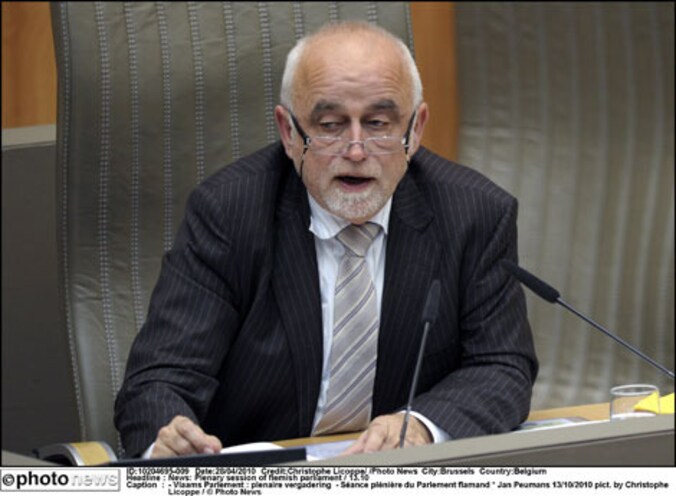 Ook parlementsvoorzitter Peumans gaat zijn kennis van het Frans bijschaven.