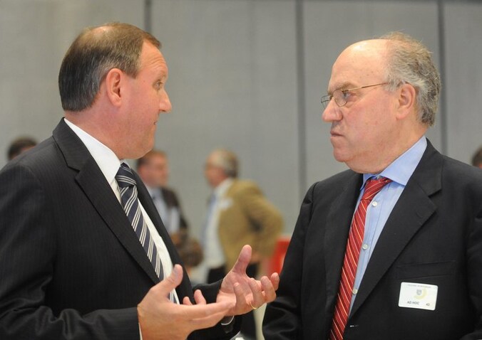 Dirk Van Mechelen hier naast Karel Vinck (archieffoto)
