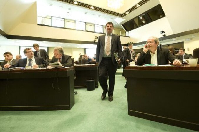 Bart Tommelein als voorzitter van de Fortiscommissie (archieffoto)