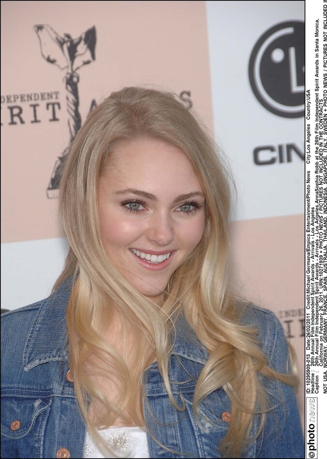 AnnaSophia Robb.