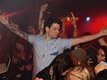Hunter Moore laat zich uitgebreid fêteren in de wildste nachtclubs. Zijn advies: "Laat gewoon nooit naaktfoto's van je nemen. Dan kom nooit in zulke problemen."