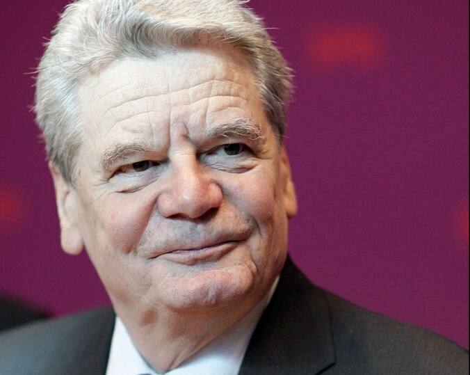 Gauck blijft thuis na overleg met Merkel.