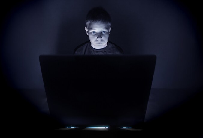 Jongens zijn bezorgder over geweld, meisjes over contactgerelateerde risico's.