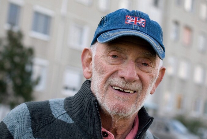 De Hongaarse schrijver Akos Kertesz.