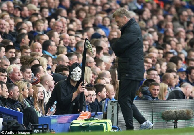 Als het van 'Pietje de Dood' afhangt zijn de uren van David Moyes bij Man U geteld.