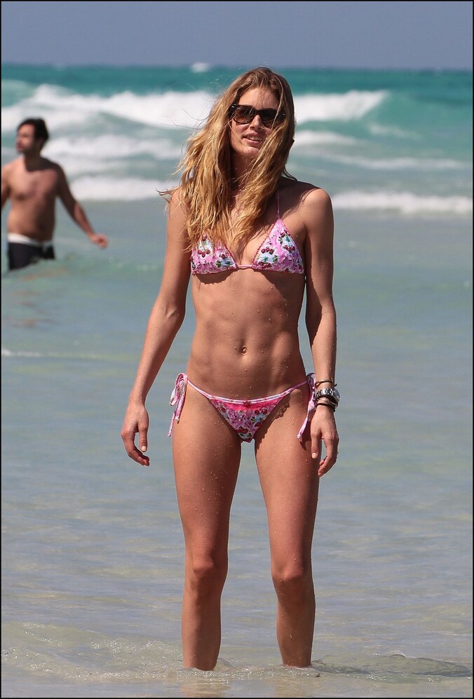 Doutzen Kroes tijdens haar fotosessie voor H&amp;M in Mexico