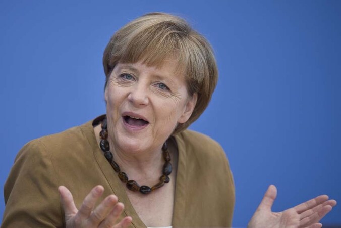 Merkel neemt de uitnodiging in beraad.