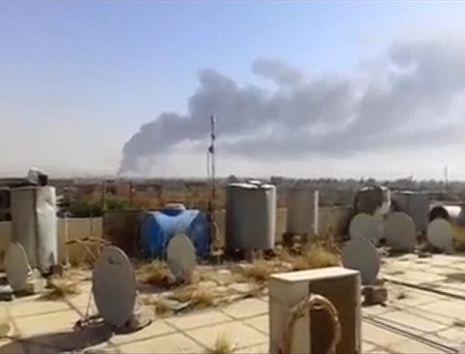 Bij de gevechten op de raffinaderij van Baiji zijn verschillende installaties in brand gestoken.